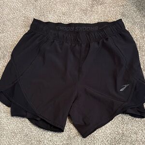 Brooks Chaser 5" 2-in-1 shorts
